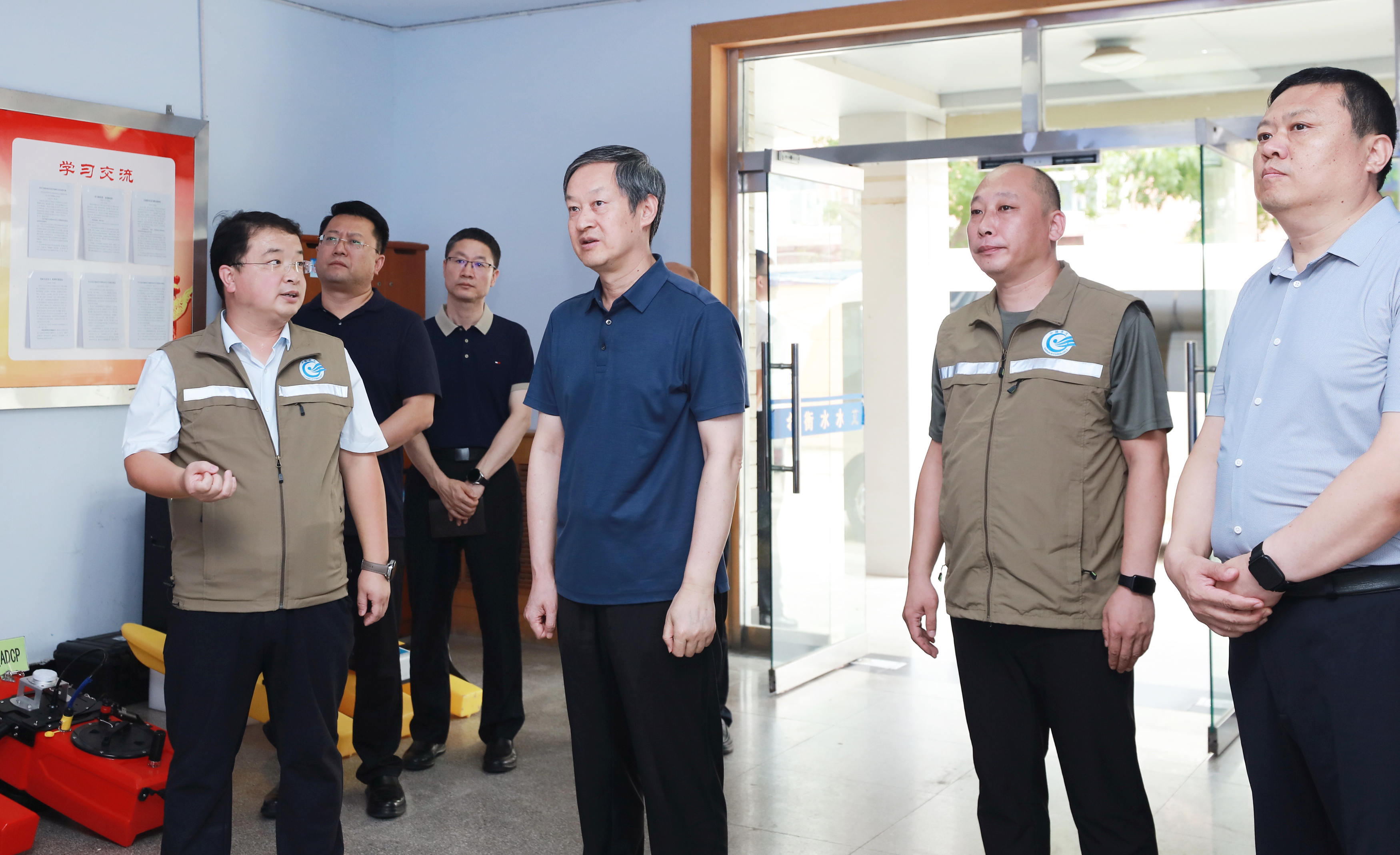 7月16日,衡水市委书记吴晓华就防汛备汛工作到河北省衡水水文勘测研究