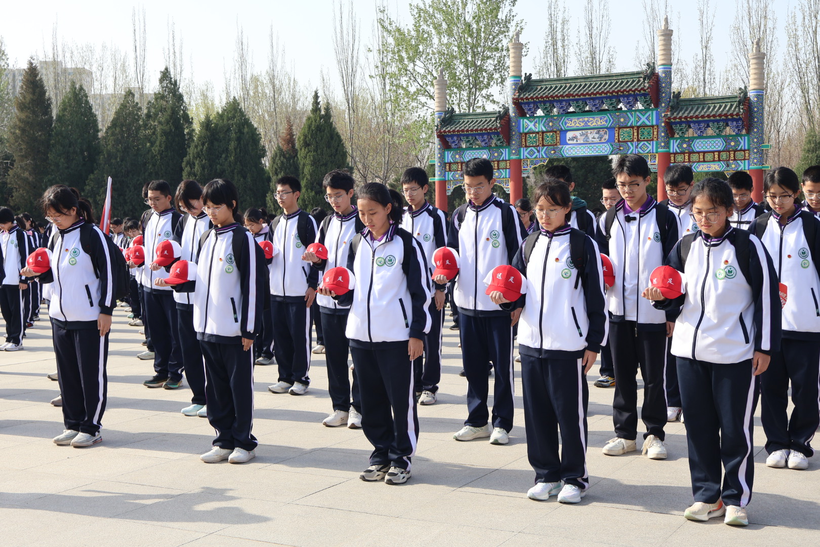 衡水中学开展第28届远足活动